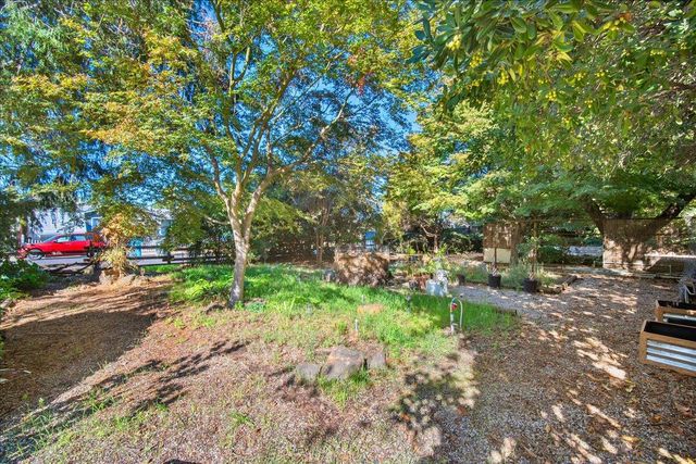 6086 Park Ave, Marysville, CA 95901