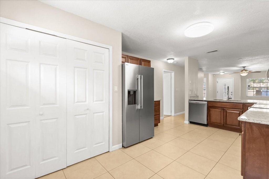 Image 8 of property listing at 1444 SOPHIE BOULEVARD, Orlando, FL 32828