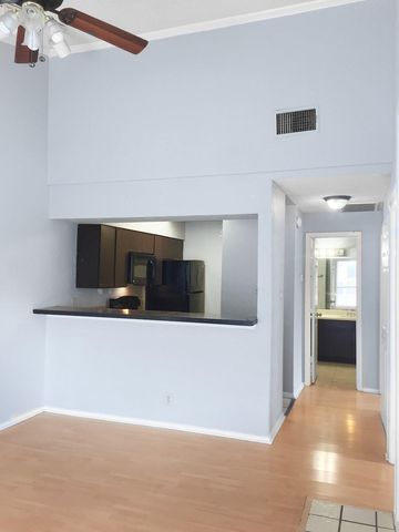 807 W 25th ST 312, Austin, TX 78705