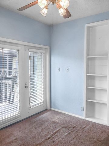 807 W 25th ST 312, Austin, TX 78705