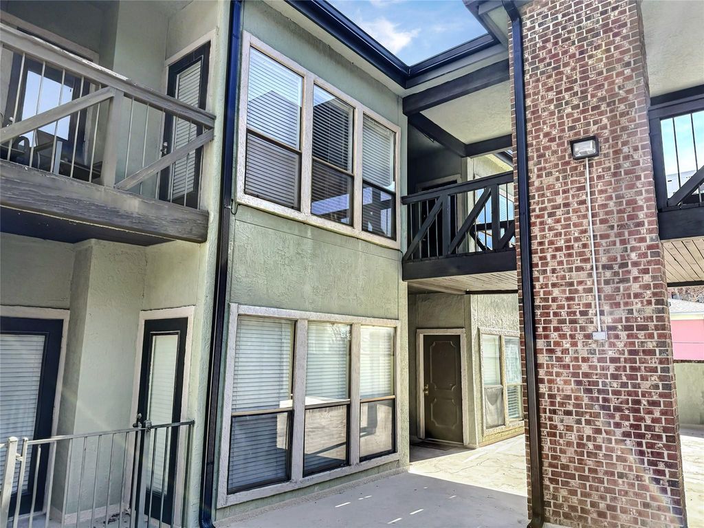 807 W 25th ST 312, Austin, TX 78705