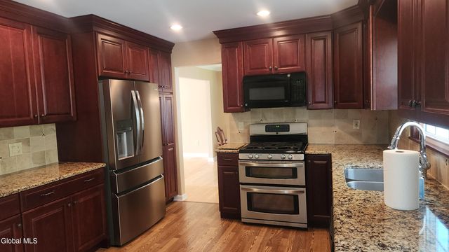 16 Woodridge Street, Albany, NY 12203