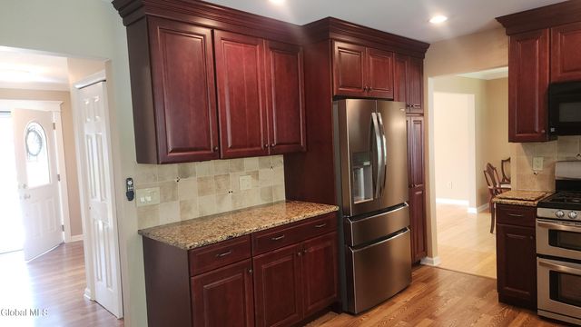 16 Woodridge Street, Albany, NY 12203