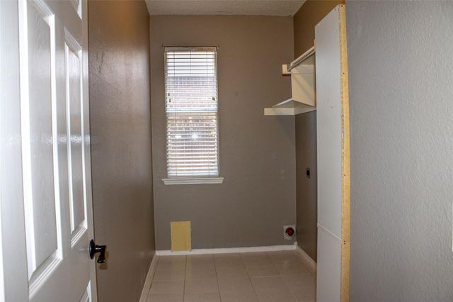 3240 Roddy Drive, Fort Worth, TX 76123