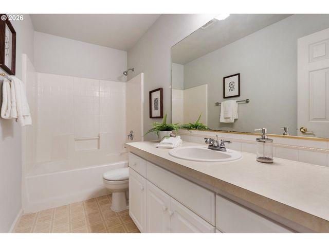 1861 Se 47TH Ave, Hillsboro, OR 97123
