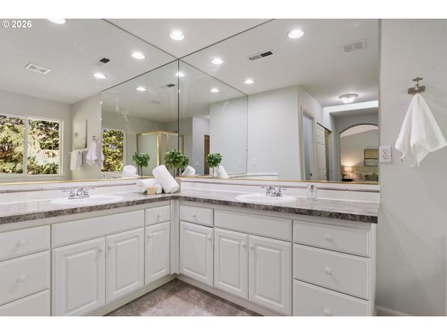 1861 Se 47TH Ave, Hillsboro, OR 97123