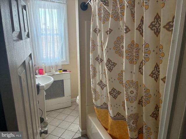 136 HANSEN TER, Darby, PA 19023