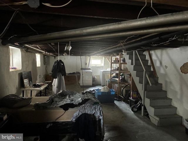 136 HANSEN TER, Darby, PA 19023