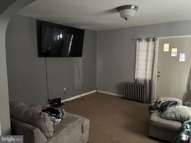 136 HANSEN TER, Darby, PA 19023