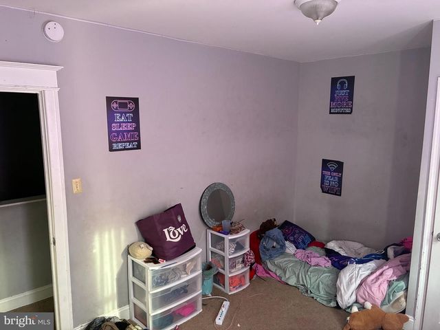 136 HANSEN TER, Darby, PA 19023