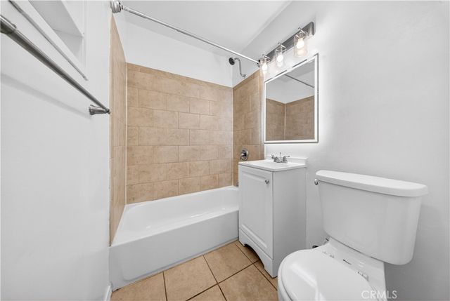 2015 Chariton, Los Angeles, CA 90034