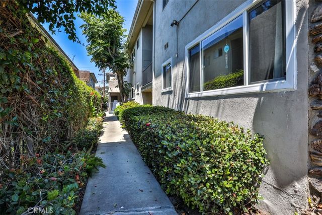 2015 Chariton, Los Angeles, CA 90034