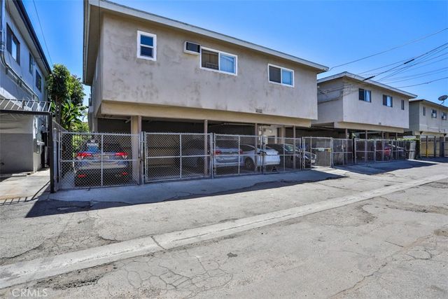 2015 Chariton, Los Angeles, CA 90034