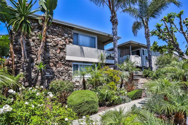 2015 Chariton, Los Angeles, CA 90034