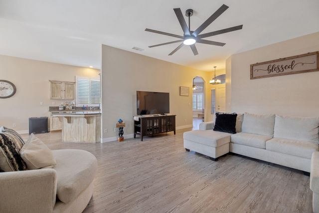 2283 Catavee Avenue, Tulare, CA 93274