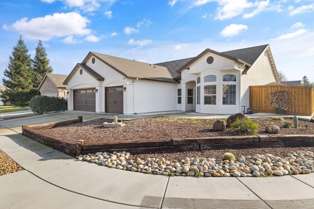 2283 Catavee Avenue, Tulare, CA 93274