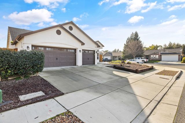 2283 Catavee Avenue, Tulare, CA 93274