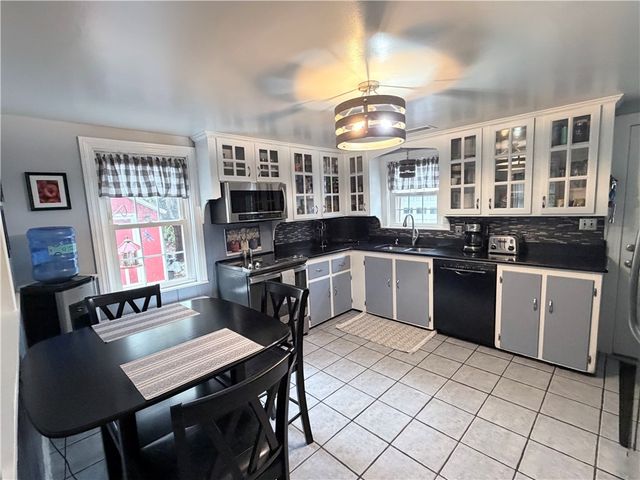 3454 Diamond Hill Road, Cumberland, RI 02864