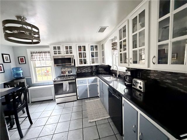 3454 Diamond Hill Road, Cumberland, RI 02864