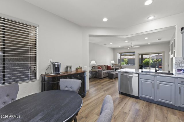 18973 N AZTEC POINT Drive, Surprise, AZ 85387