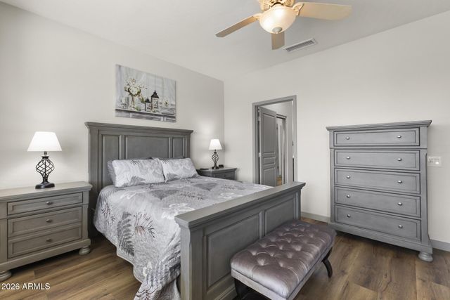 18973 N AZTEC POINT Drive, Surprise, AZ 85387