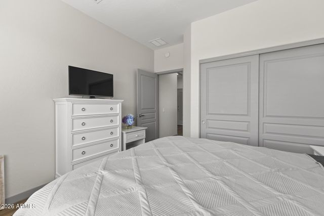 18973 N AZTEC POINT Drive, Surprise, AZ 85387