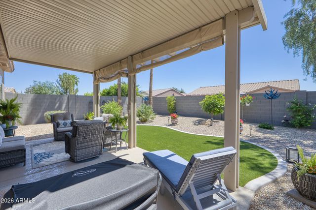 18973 N AZTEC POINT Drive, Surprise, AZ 85387