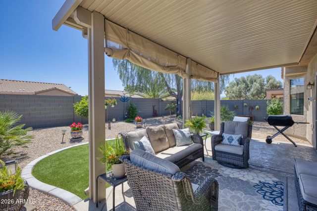 18973 N AZTEC POINT Drive, Surprise, AZ 85387