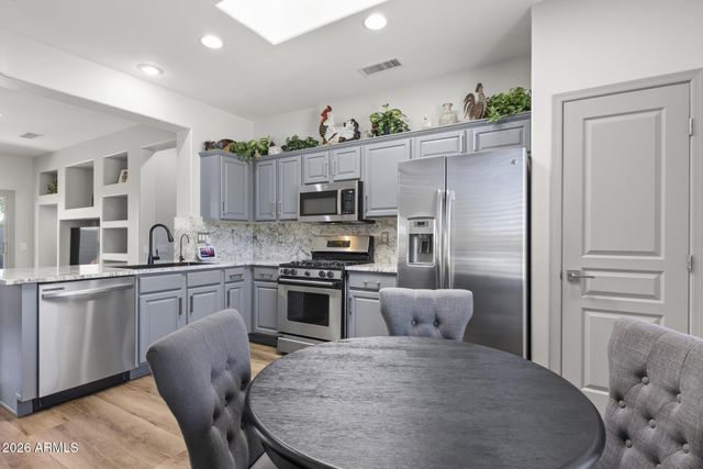 18973 N AZTEC POINT Drive, Surprise, AZ 85387