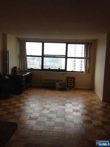 7004 Boulevard East 27B, Guttenberg, NJ 07093