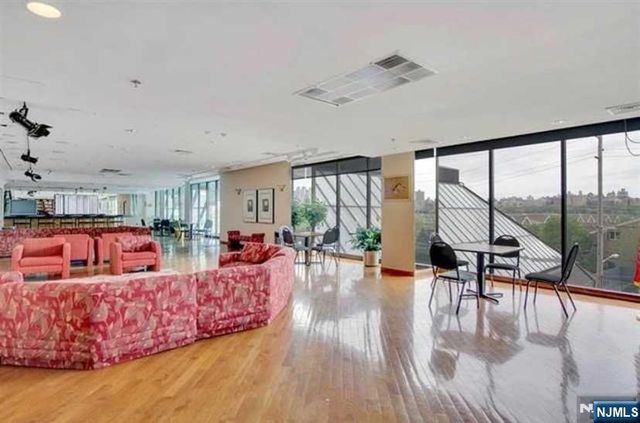 7004 Boulevard East 27B, Guttenberg, NJ 07093