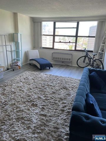 7004 Boulevard East 27B, Guttenberg, NJ 07093