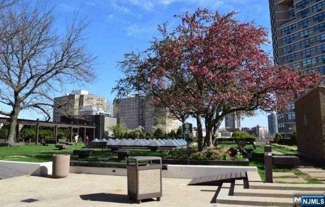 7004 Boulevard East 27B, Guttenberg, NJ 07093