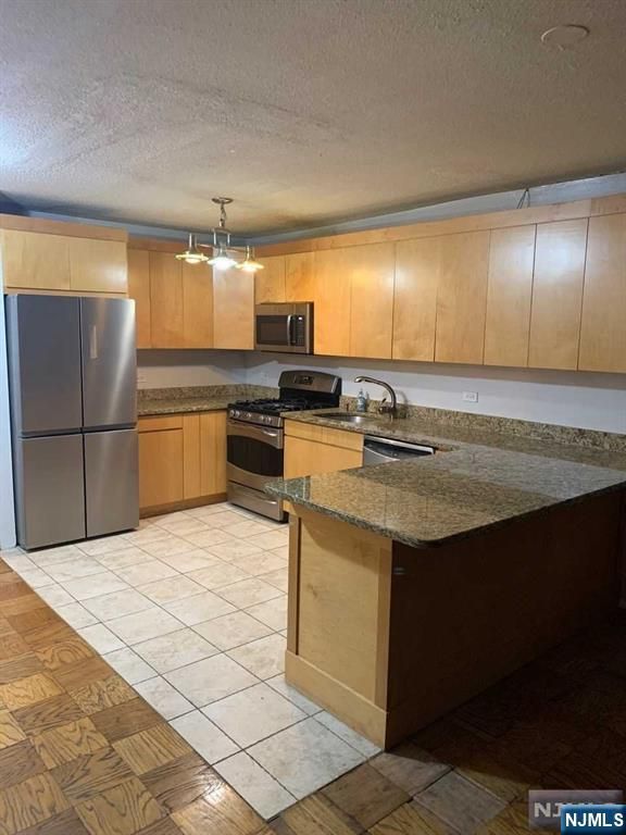 7004 Boulevard East 27B, Guttenberg, NJ 07093