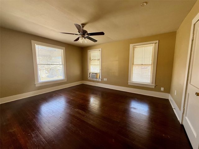 3100 Avenue G 200, Fort Worth, TX 76105