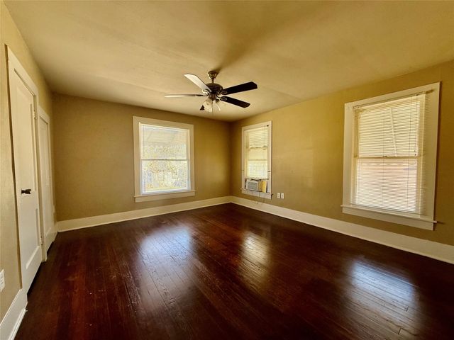 3100 Avenue G 200, Fort Worth, TX 76105