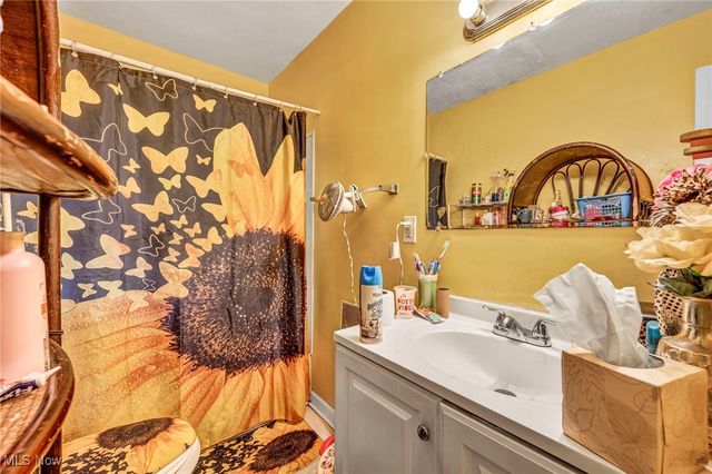 3855 E 177th Street, Cleveland, OH 44128