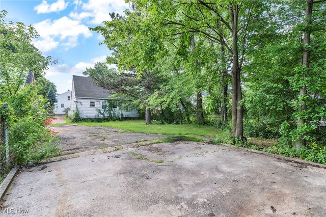 3855 E 177th Street, Cleveland, OH 44128