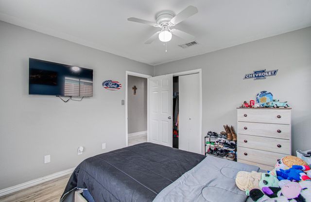 2615 6th Avenue N, Texas City, TX 77590