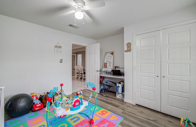 2615 6th Avenue N, Texas City, TX 77590
