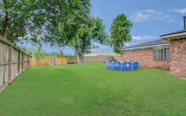 2615 6th Avenue N, Texas City, TX 77590
