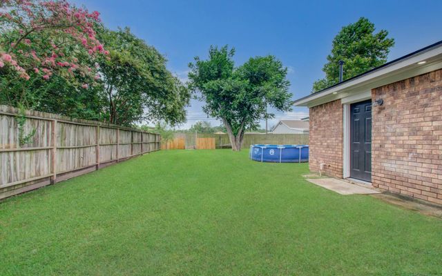 2615 6th Avenue N, Texas City, TX 77590