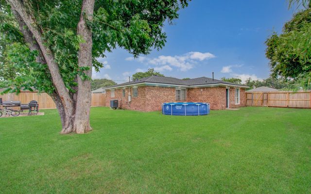2615 6th Avenue N, Texas City, TX 77590