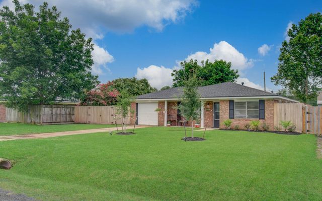 2615 6th Avenue N, Texas City, TX 77590