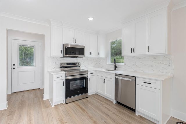 979 Brazos, Bullard, TX 75757
