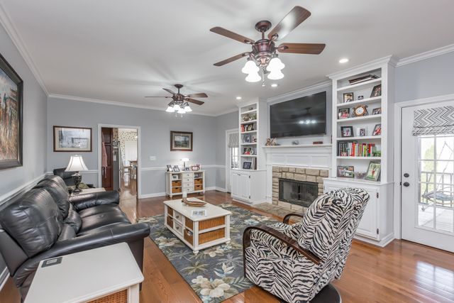 186 Chardonnay Court, Winchester, KY 40391