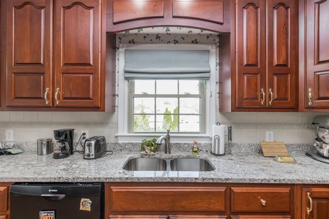 186 Chardonnay Court, Winchester, KY 40391