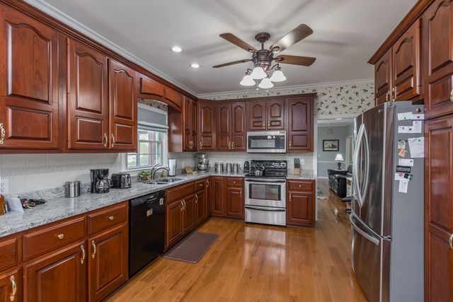 186 Chardonnay Court, Winchester, KY 40391