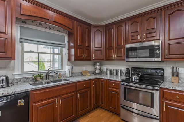 186 Chardonnay Court, Winchester, KY 40391