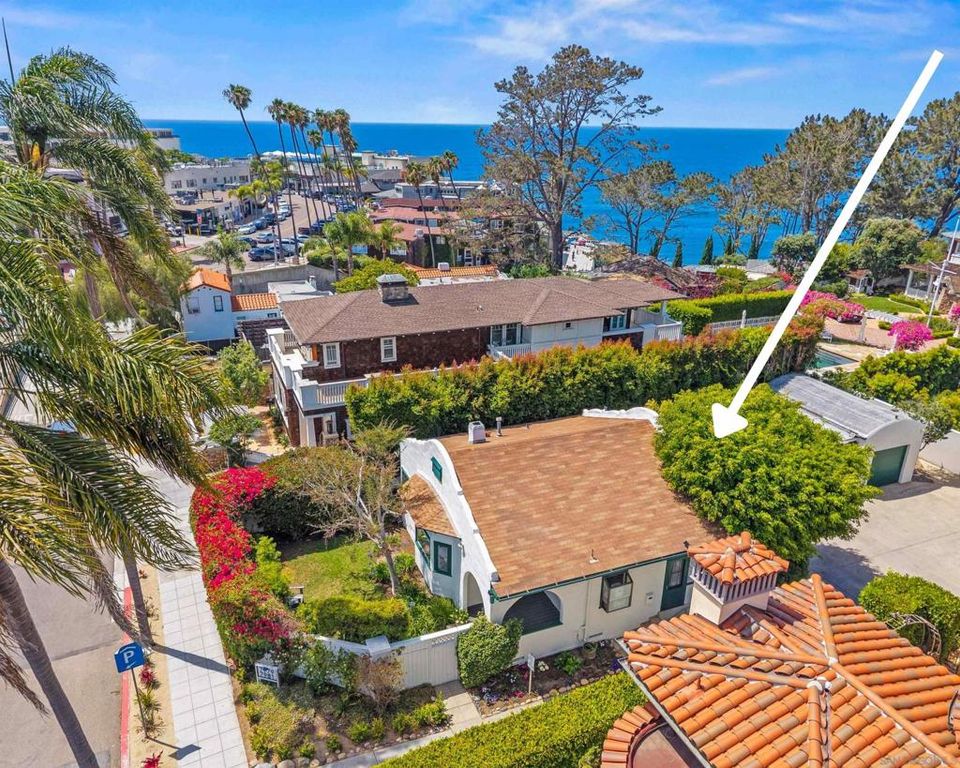 Image 19 of property listing at 7979 Prospect Pl, La Jolla, CA 92037